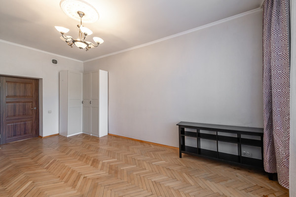 Продам двухкомнатную (2-комн.) квартиру, Ломоносовский пр-кт, 23, Москва г