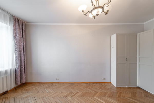 Продам двухкомнатную (2-комн.) квартиру, Ломоносовский пр-кт, 23, Москва г