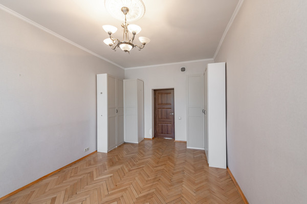 Продам двухкомнатную (2-комн.) квартиру, Ломоносовский пр-кт, 23, Москва г