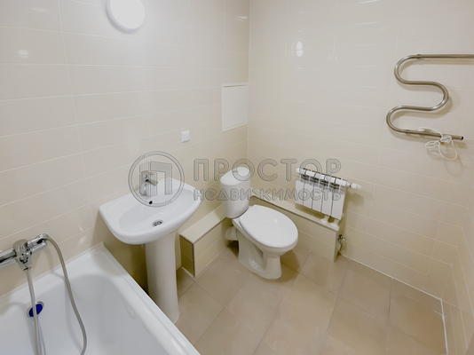 Продам трехкомнатную (3-комн.) квартиру, Утренняя ул, 20А, Москва г