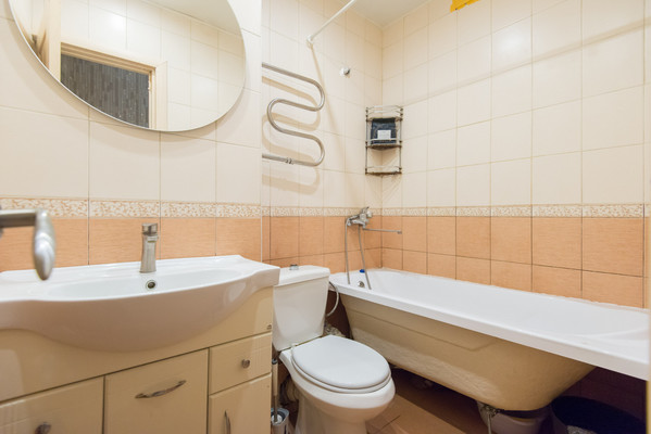 Продам трехкомнатную (3-комн.) квартиру, Коммунистический пр-кт, 2/3, Ростов-на-Дону г