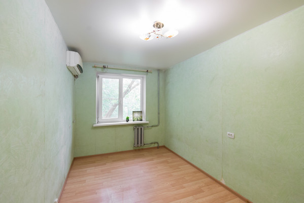 Продам трехкомнатную (3-комн.) квартиру, Коммунистический пр-кт, 2/3, Ростов-на-Дону г