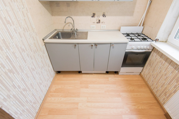 Продам трехкомнатную (3-комн.) квартиру, Коммунистический пр-кт, 2/3, Ростов-на-Дону г