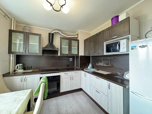 Продам двухкомнатную (2-комн.) квартиру, Квартальная ул, 2, Тельмана п
