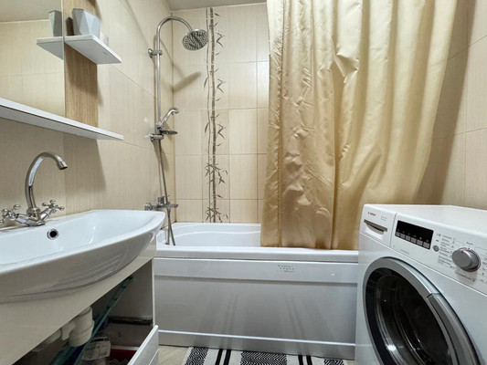 Продам двухкомнатную (2-комн.) квартиру, Квартальная ул, 2, Тельмана п