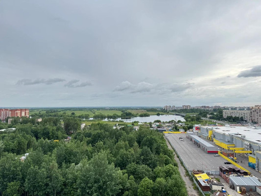 Продам двухкомнатную (2-комн.) квартиру, Квартальная ул, 2, Тельмана п