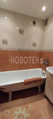 Продам двухкомнатную (2-комн.) квартиру, Короленко ул, 2, Кропоткин г
