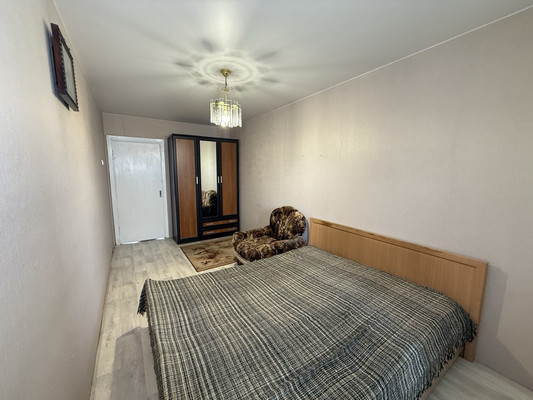 Продам трехкомнатную (3-комн.) квартиру, Аллея Труда ул, 57к3, Комсомольск-на-Амуре г