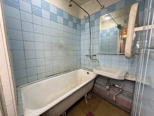 Продам трехкомнатную (3-комн.) квартиру, Аллея Труда ул, 57к3, Комсомольск-на-Амуре г