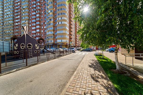 Продам однокомнатную (1-комн.) квартиру, им. 40-летия Победы ул, 178к2, Краснодар г