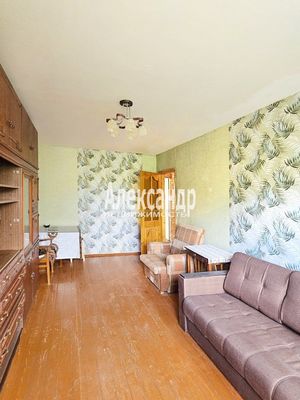 Продам трехкомнатную (3-комн.) квартиру, Выборгское ш, 85, Каменногорск г