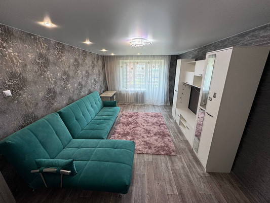 Продам двухкомнатную (2-комн.) квартиру, Первостроителей пр-кт, 20, Комсомольск-на-Амуре г