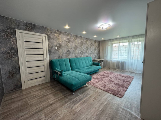 Продам двухкомнатную (2-комн.) квартиру, Первостроителей пр-кт, 20, Комсомольск-на-Амуре г