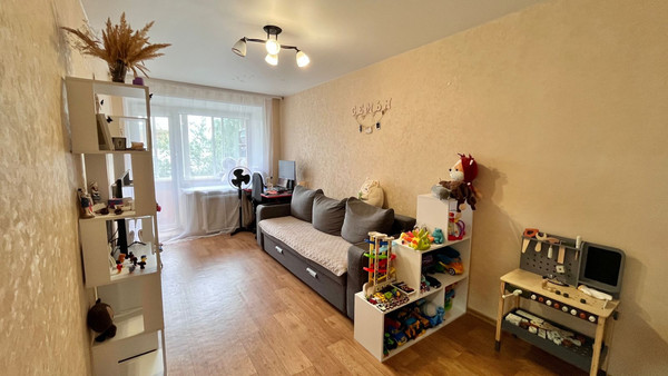 Продам двухкомнатную (2-комн.) квартиру, Школьная ул, 2, Воткинск г