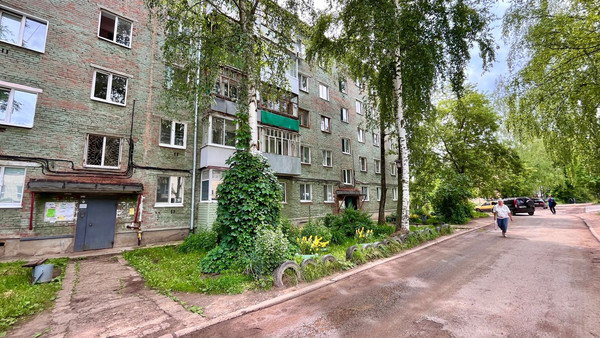 Продам двухкомнатную (2-комн.) квартиру, Школьная ул, 2, Воткинск г