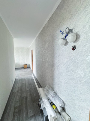 Продам трехкомнатную (3-комн.) квартиру, Черемшанская ул, 246, Самара г