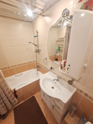 Продам трехкомнатную (3-комн.) квартиру, Днепропетровская ул, 8, Нижний Новгород г