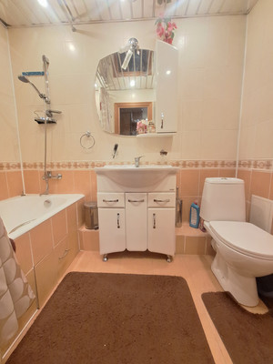 Продам трехкомнатную (3-комн.) квартиру, Днепропетровская ул, 8, Нижний Новгород г