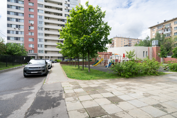 Продам многокомнатную квартиру, Ленинский пр-кт, 83к1, Москва г