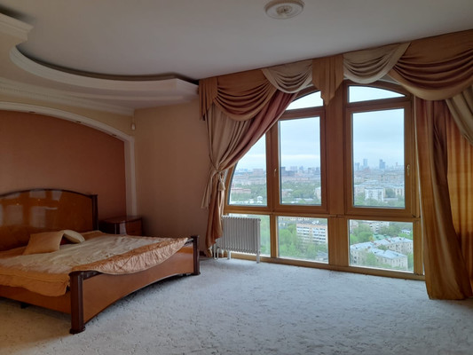 Продам многокомнатную квартиру, Маршала Бирюзова ул, 32к1, Москва г