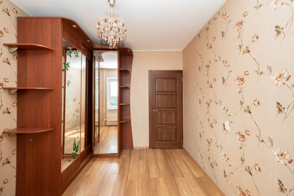 Продам многокомнатную квартиру, Розы Люксембург ул, 193, Иркутск г