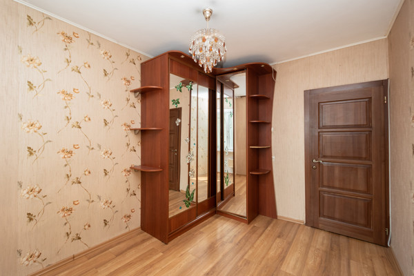 Продам многокомнатную квартиру, Розы Люксембург ул, 193, Иркутск г