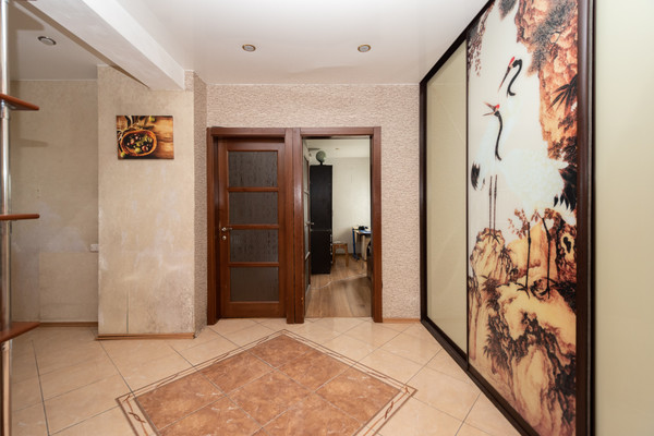 Продам многокомнатную квартиру, Розы Люксембург ул, 193, Иркутск г