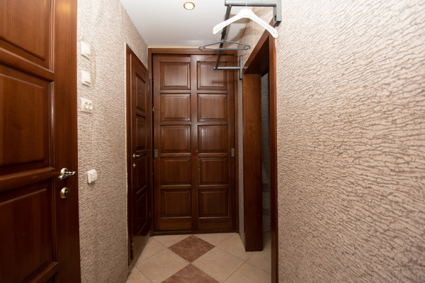 Продам многокомнатную квартиру, Розы Люксембург ул, 193, Иркутск г