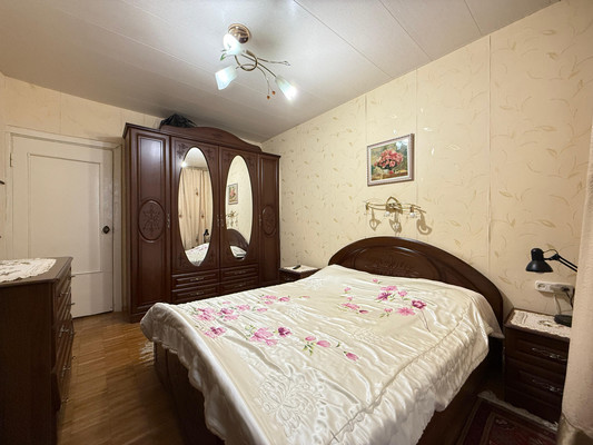 Продам трехкомнатную (3-комн.) квартиру, Шогенова ул, 16, Нальчик г