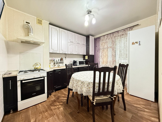 Продам трехкомнатную (3-комн.) квартиру, Шогенова ул, 16, Нальчик г