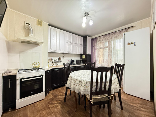 Продам трехкомнатную (3-комн.) квартиру, Шогенова ул, 16, Нальчик г