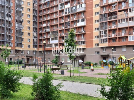 Продам однокомнатную (1-комн.) квартиру, Колпинская ул, 28к1, Колпино г