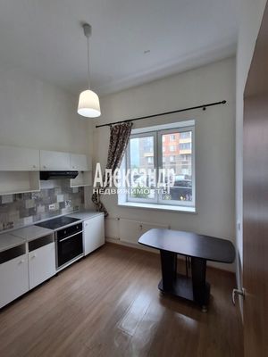 Продам однокомнатную (1-комн.) квартиру, Колпинская ул, 28к1, Колпино г