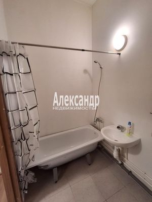 Продам однокомнатную (1-комн.) квартиру, Колпинская ул, 28к1, Колпино г