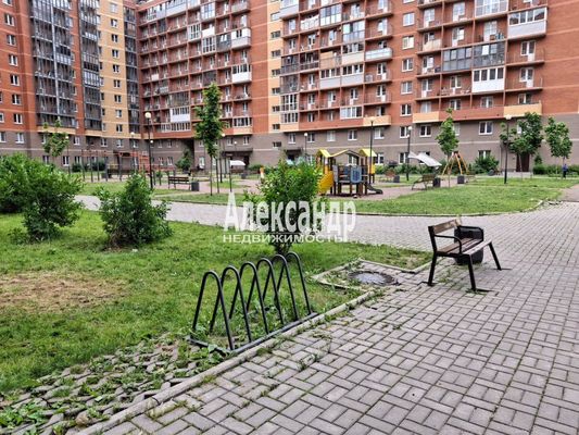 Продам однокомнатную (1-комн.) квартиру, Колпинская ул, 28к1, Колпино г
