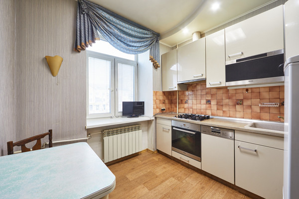 Продам трехкомнатную (3-комн.) квартиру, Доватора ул, 19, Челябинск г