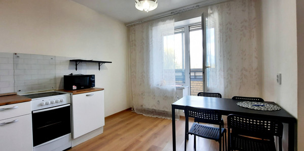 Продам двухкомнатную (2-комн.) квартиру, Садовая ул, 81, Песочный п