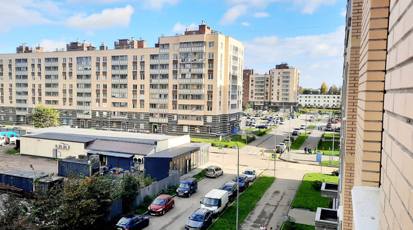 Продам двухкомнатную (2-комн.) квартиру, Садовая ул, 81, Песочный п