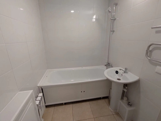 Продам трехкомнатную (3-комн.) квартиру, Каширское ш, 11к3, Москва г