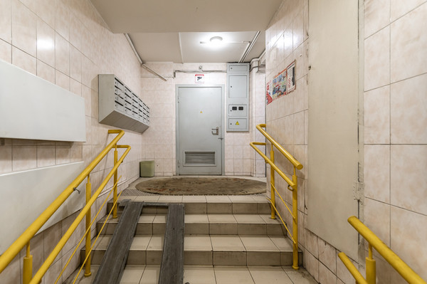 Продам трехкомнатную (3-комн.) квартиру, Дмитровка Б. ул, 32, Москва г