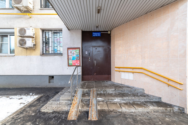Продам трехкомнатную (3-комн.) квартиру, Дмитровка Б. ул, 32, Москва г