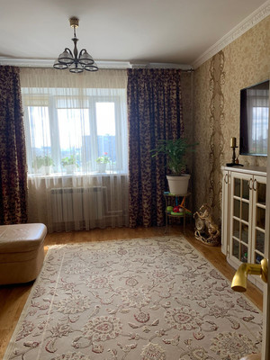 Продам трехкомнатную (3-комн.) квартиру, Ягодинская ул, 25, Казань г