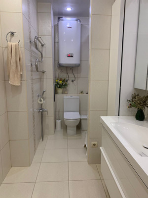 Продам трехкомнатную (3-комн.) квартиру, Ягодинская ул, 25, Казань г