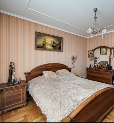 Продам трехкомнатную (3-комн.) квартиру, Люсиновская ул, 36/50, Москва г