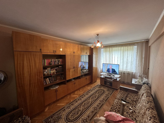 Продам трехкомнатную (3-комн.) квартиру, Комсомольская ул, 188, Кропоткин г