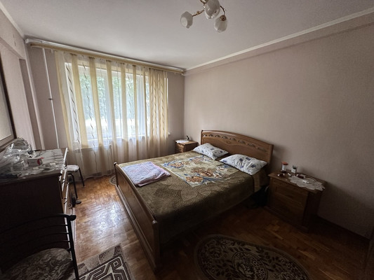 Продам трехкомнатную (3-комн.) квартиру, Комсомольская ул, 188, Кропоткин г