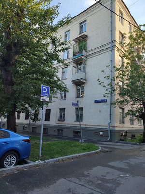 Продам трехкомнатную (3-комн.) квартиру, Лобанова ул, 4, Москва г