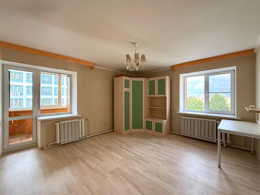 Продам трехкомнатную (3-комн.) квартиру, Свободы ул, 133а, Киров г