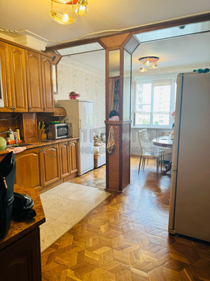 Продам многокомнатную квартиру, Бескудниковский б-р, 2к1, Москва г