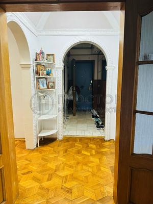 Продам многокомнатную квартиру, Бескудниковский б-р, 2к1, Москва г